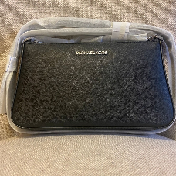 **SOLD** KORS Jet Set Medium Saffiano Leather Crossbody bag, NWT - Picture 2 of 10
